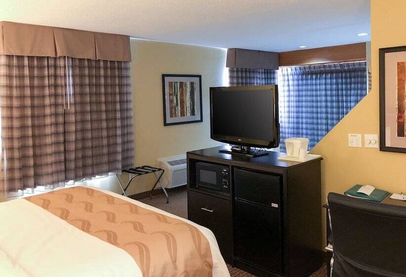 Отель Quality Inn & Suites Sun Prairie Madison East