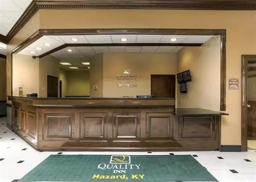 호텔 Quality Inn