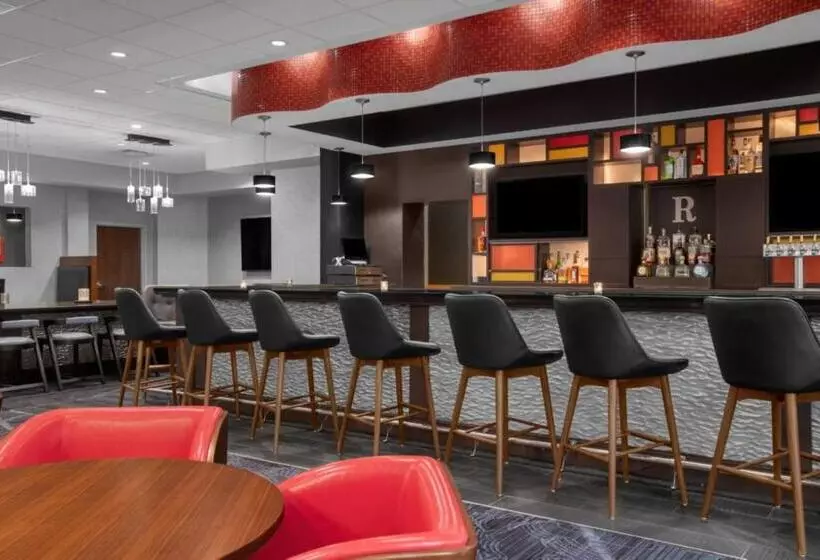 ホテル Renaissance Indianapolis North