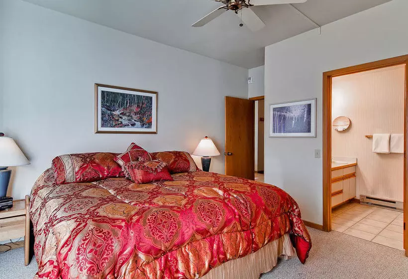 هتل Snow Flower Condos By Steamboat Resorts