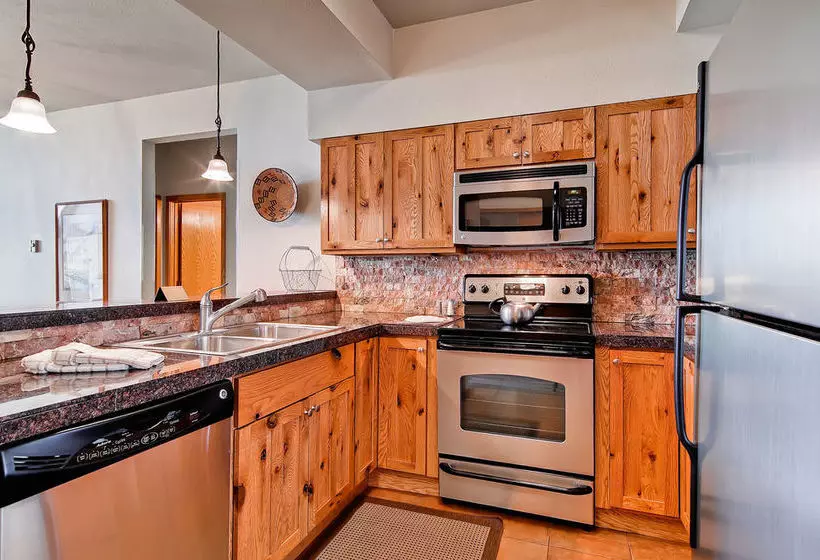 هتل Snow Flower Condos By Steamboat Resorts