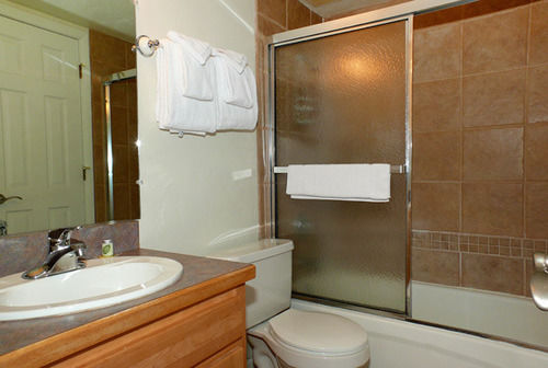 Отель Storm Meadows At Christie Base