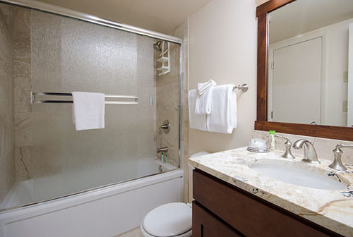 Отель Storm Meadows At Christie Base