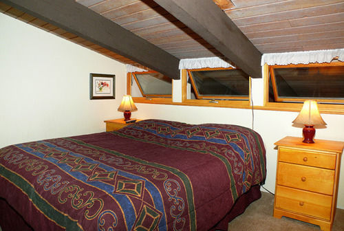 Отель Storm Meadows At Christie Base