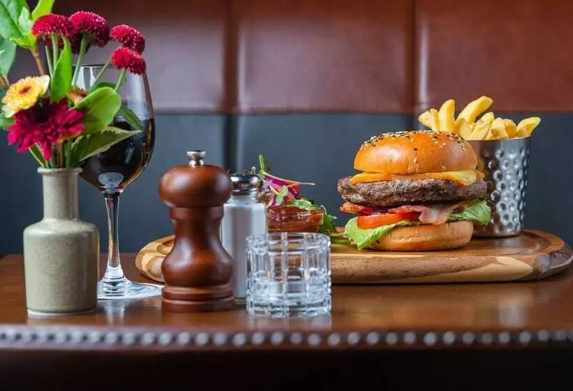 Manor West Hotel & Leisure Club