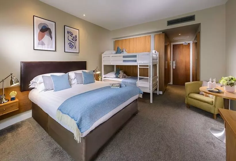 Manor West Hotel & Leisure Club