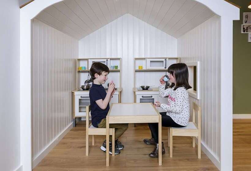 Manor West Hotel & Leisure Club