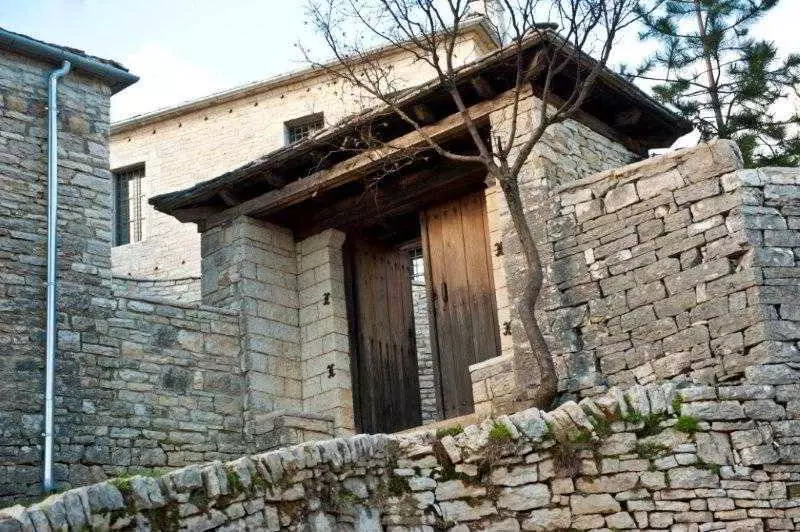 Monopatia Mountain Resort