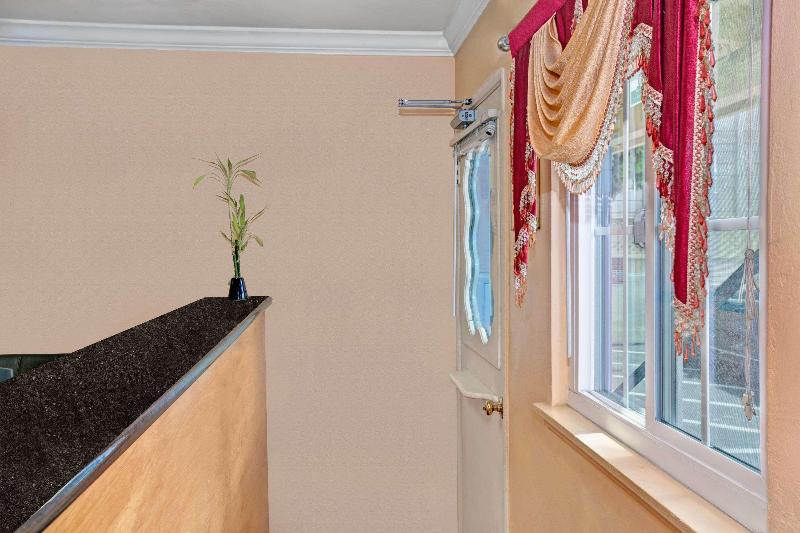 Motel Super 8 By Wyndham Berkeley