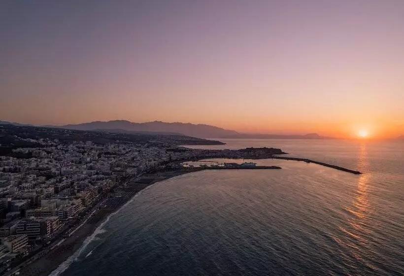 Palm Beach Hotel Apartments