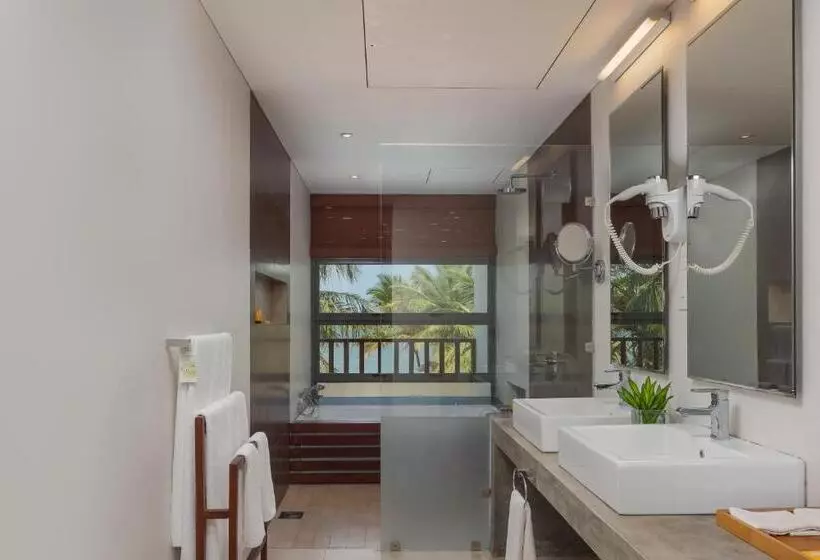 Resort Amaya Beach Passikudah