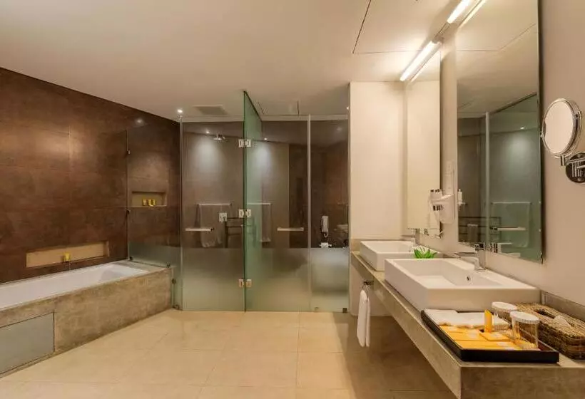 Resort Amaya Beach Passikudah