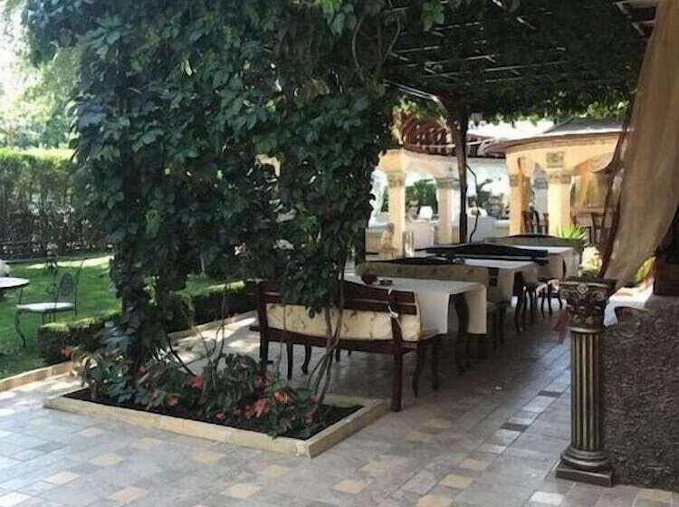 Family Hotel Gold Pearl