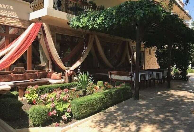 Family Hotel Gold Pearl