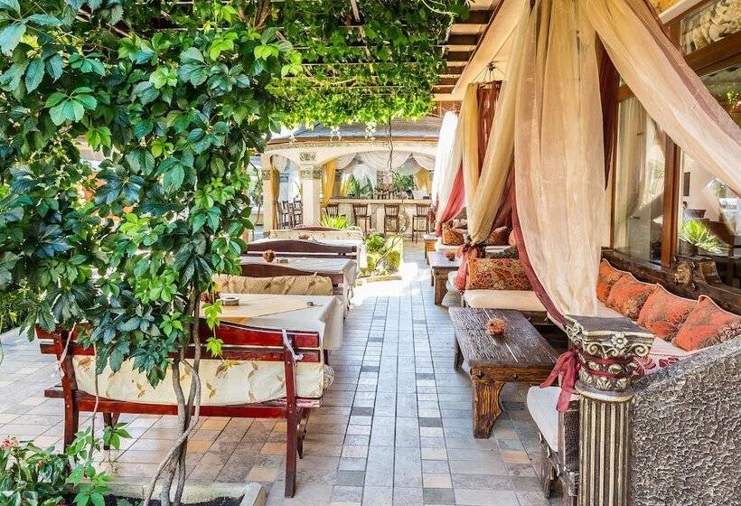 Family Hotel Gold Pearl