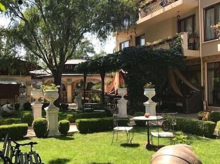 Family Hotel Gold Pearl