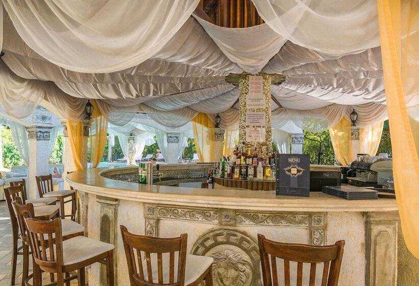 Family Hotel Gold Pearl