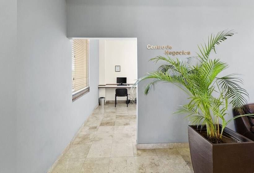 هتل Aeropuerto Los Cabos