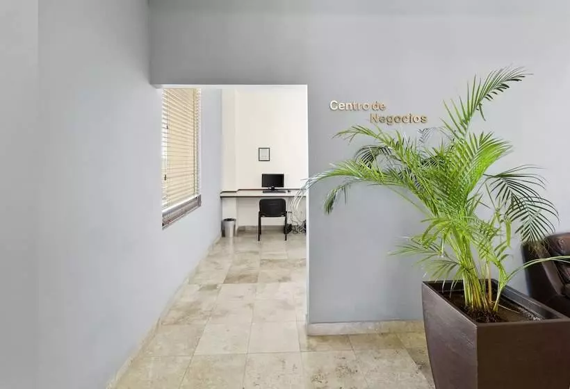 Hotelli Aeropuerto Los Cabos