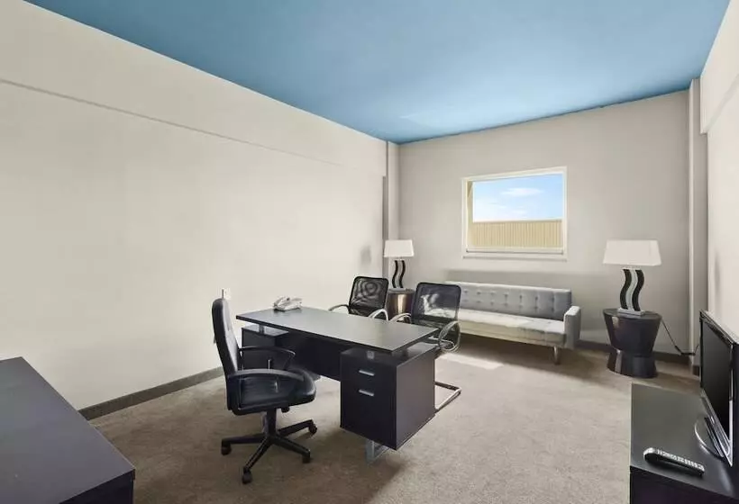 Hotelli Aeropuerto Los Cabos