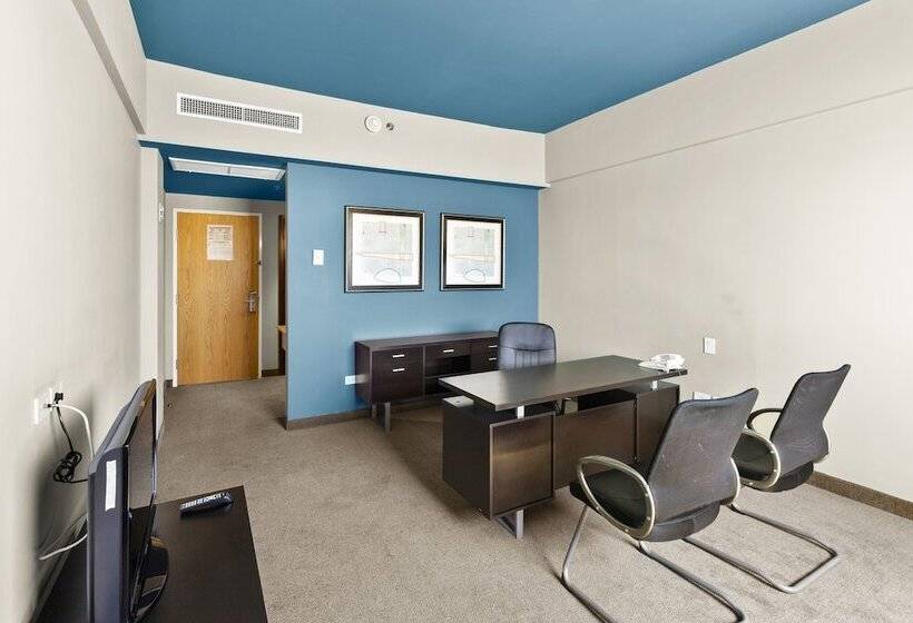 هتل Aeropuerto Los Cabos