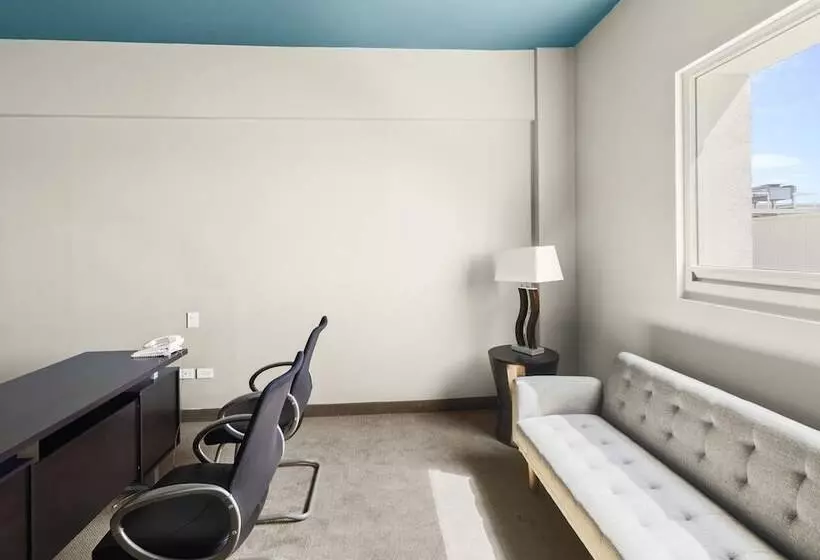 Hotelli Aeropuerto Los Cabos