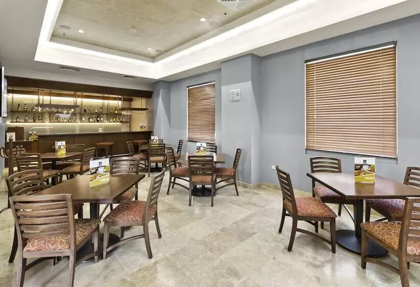 Hotelli Aeropuerto Los Cabos