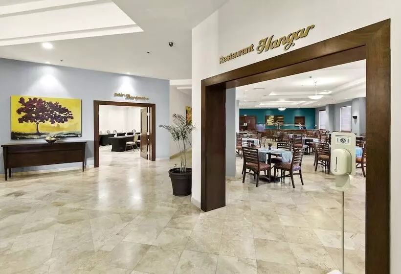 Hotelli Aeropuerto Los Cabos