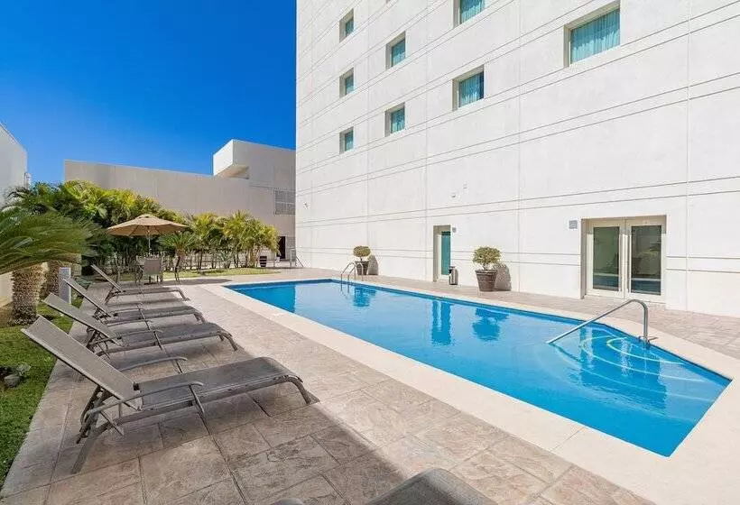 Hotelli Aeropuerto Los Cabos