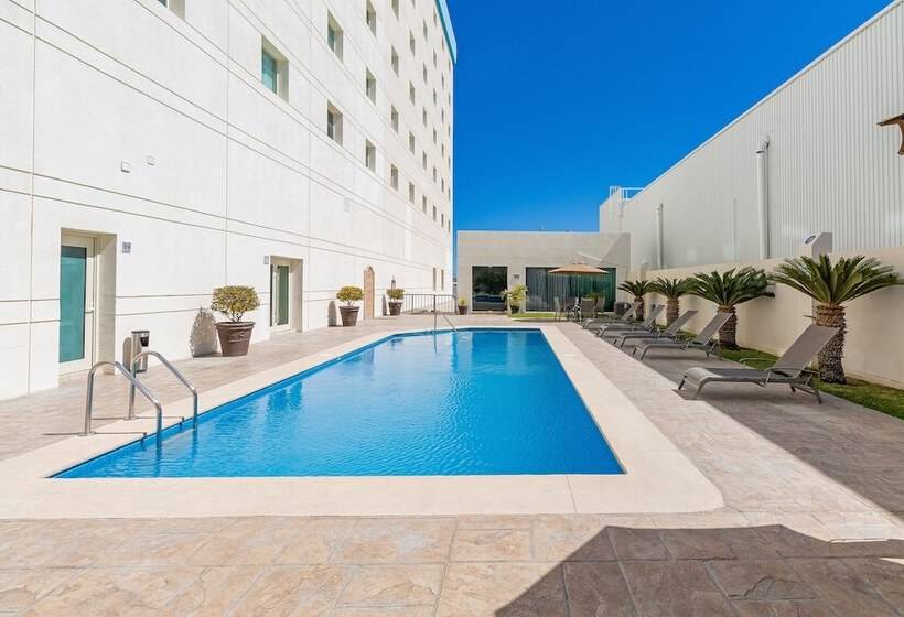 هتل Aeropuerto Los Cabos