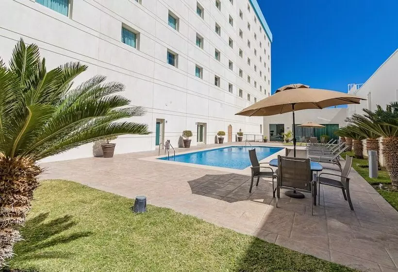 Hotelli Aeropuerto Los Cabos