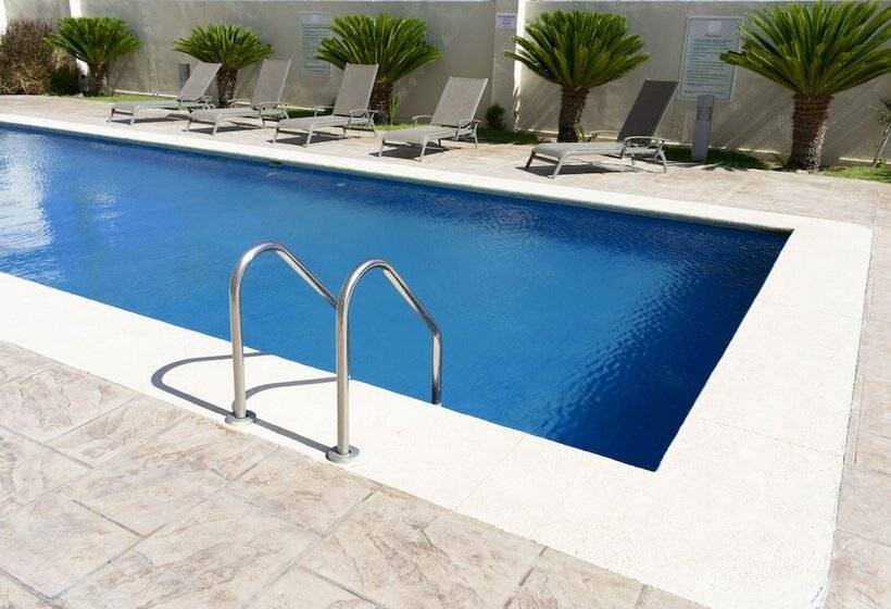 هتل Aeropuerto Los Cabos