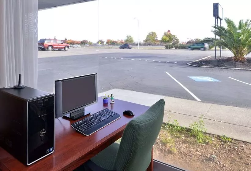 ホテル Americas Best Value Inn Vacaville