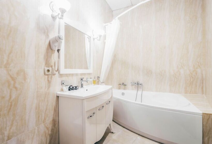 Black Sea Hotel Kyiv