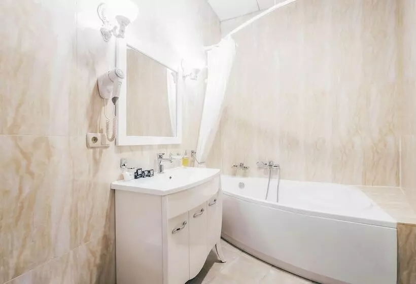 Black Sea Hotel Kyiv