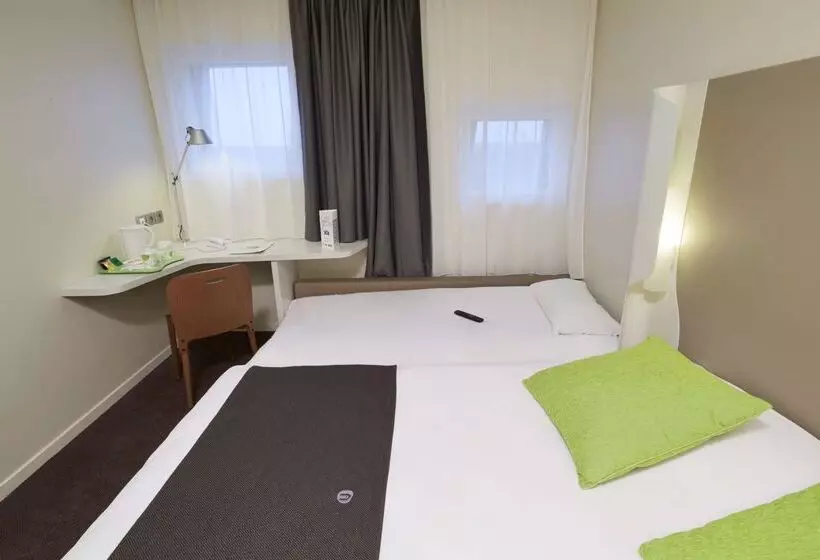 호텔 Campanile Lille Euralille