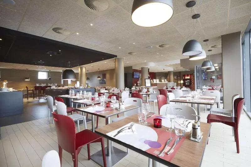 호텔 Campanile Lille Euralille