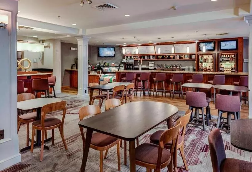 ホテル Courtyard By Marriot Cranbury South Brunswick