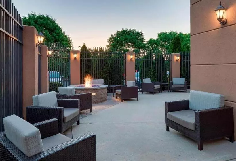 ホテル Courtyard By Marriot Cranbury South Brunswick