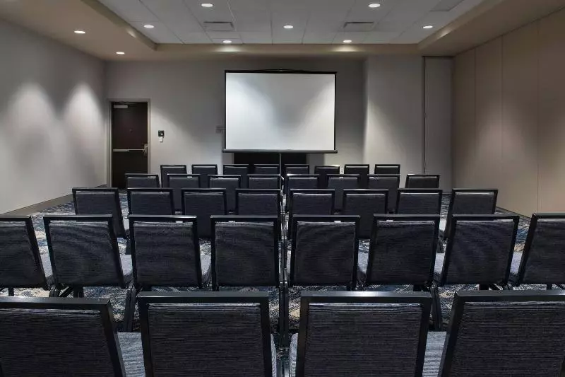 ホテル Courtyard By Marriott Philadelphia South At The Navy Yard