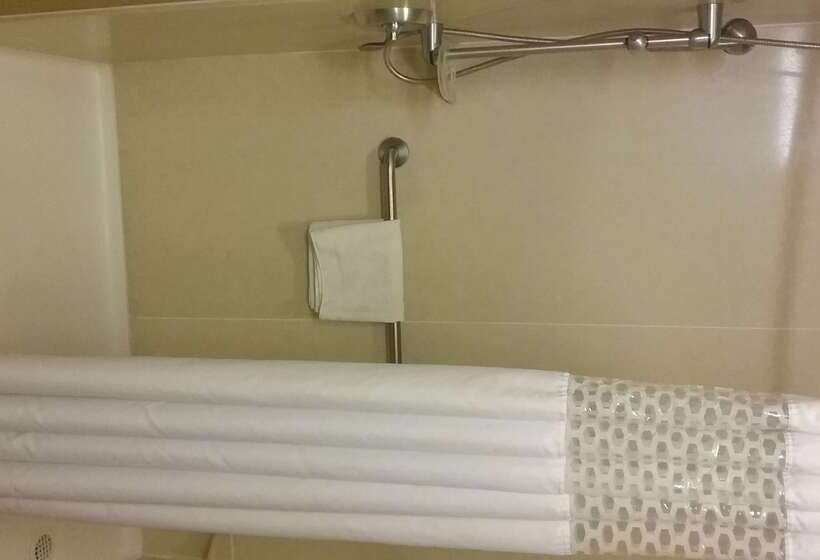 فندق Hampton Inn Junction City