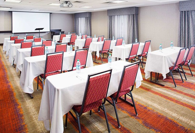 فندق Hampton Inn & Suites Lansing West