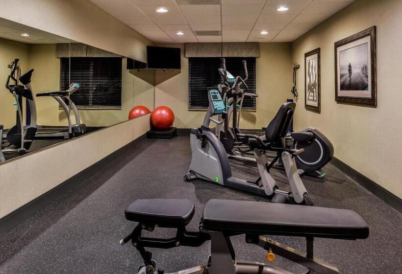 호텔 Holiday Inn Express & Suites Emporia Northwest, An Ihg