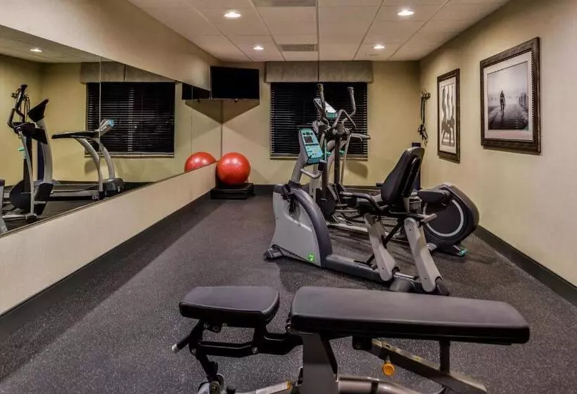 ホテル Holiday Inn Express & Suites Emporia Northwest, An Ihg