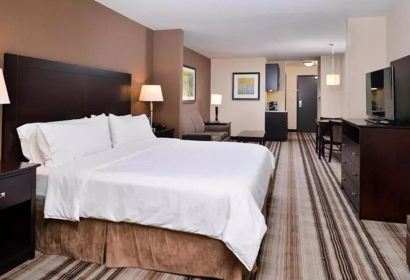 ホテル Holiday Inn Express & Suites Emporia Northwest, An Ihg