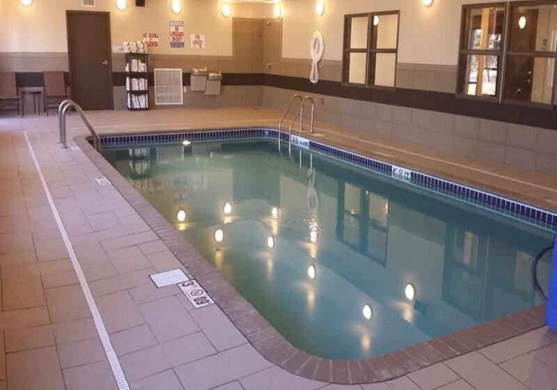 호텔 Holiday Inn Express & Suites Emporia Northwest, An Ihg