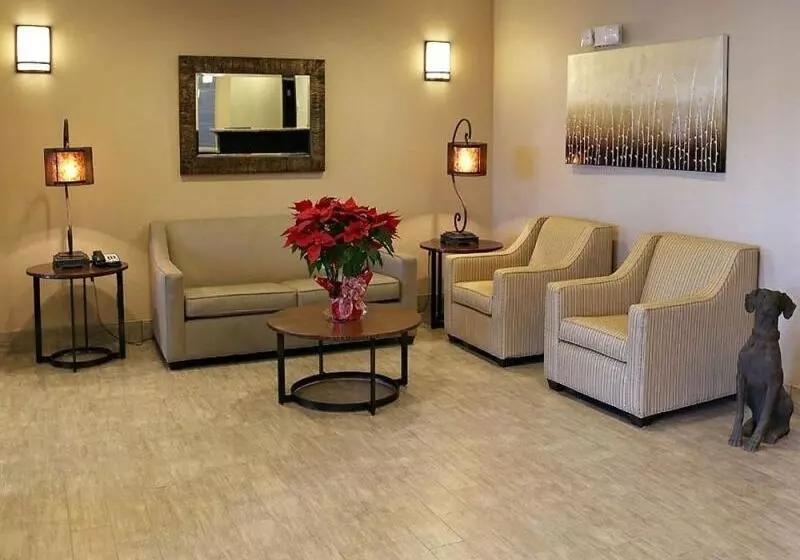 ホテル Holiday Inn Express & Suites Emporia Northwest, An Ihg