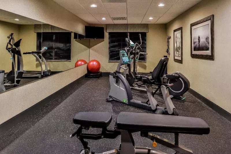 ホテル Holiday Inn Express & Suites Emporia Northwest, An Ihg