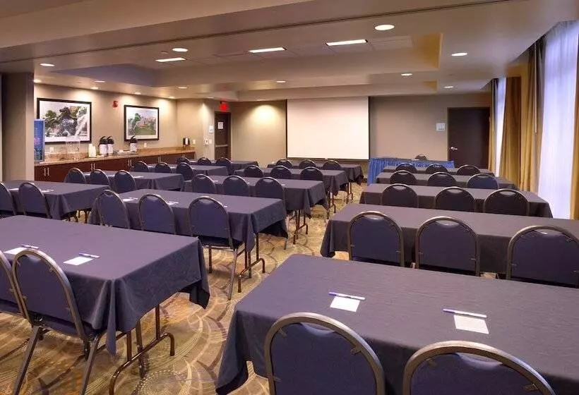 Otel Holiday Inn Express & Suites Overland Park, An Ihg