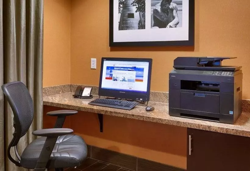 Otel Holiday Inn Express & Suites Overland Park, An Ihg